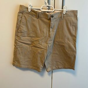Old Navy ultimate slim chino shorts 34
